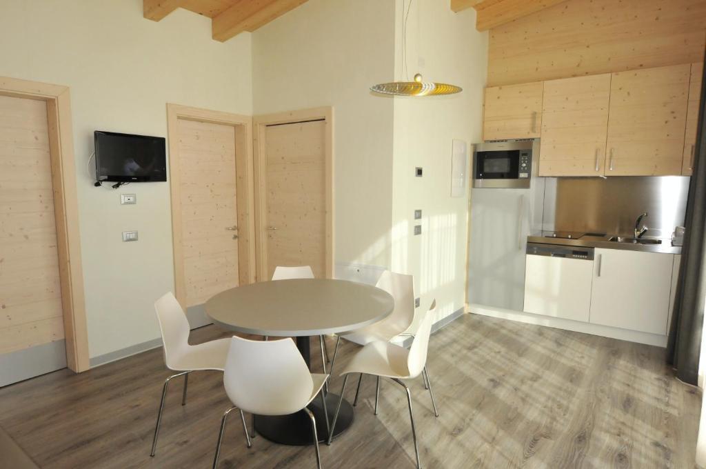 Bungalows Chalets Lago Di مولفينو الغرفة الصورة