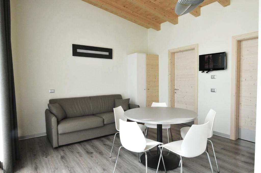 Bungalows Chalets Lago Di مولفينو الغرفة الصورة